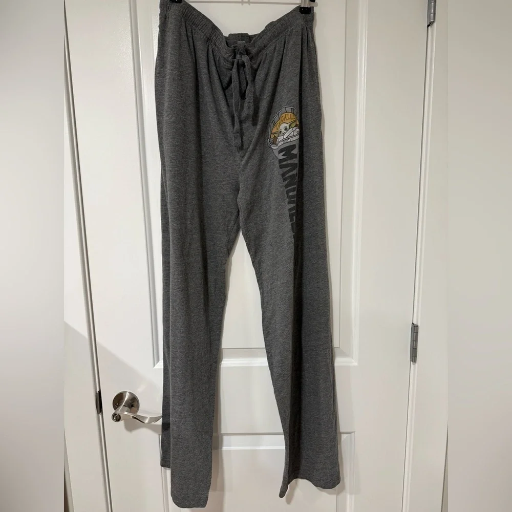 Box Lunch Star Wars Mandalorian Baby Yoda Heather Gray Lounge Pants